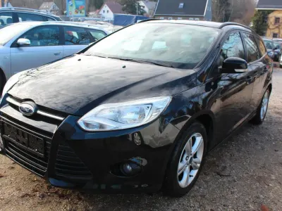 Używany Ford Focus SYNC Edition 125 KM (91 kW) 2014 Czarny Kombi