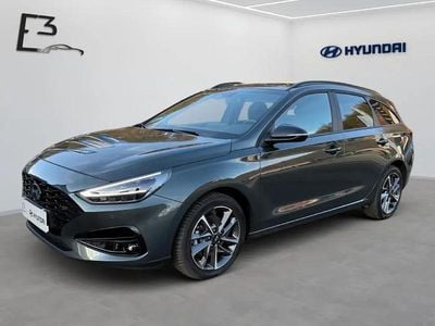 Gebraucht Hyundai i30 Advantage 100 PS (73 kW) 2024 Cypress green / mic Kombi