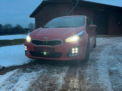 Gebraucht Kia Ceed 136 PS (100 kW) 2015 Rot Kleinwagen