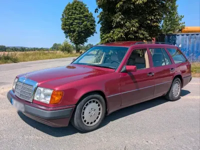Gebraucht Mercedes E300 147 PS (108 kW) 1992 Rot Kombi