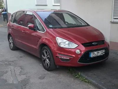 Gebraucht Ford S-MAX Titanium 163 PS (119 kW) 2015 Rot Van / Kleinbus