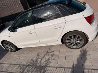 Gebraucht Audi A1 Sportback 90 PS (66 kW) 2014 Weiß Kleinwagen