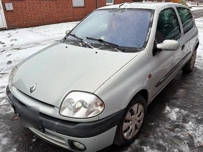 Gebraucht Renault Clio II 55 PS (40 kW) 2000 Silber Kleinwagen