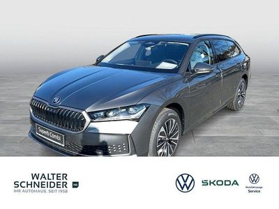 Neu Skoda Superb Selection 150 PS (110 kW) 2026 Grau Kombi