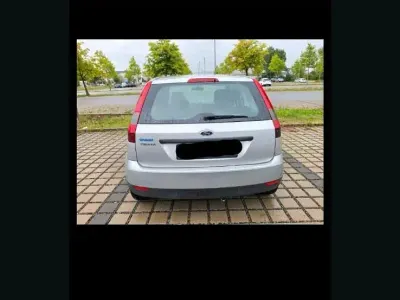 Gebraucht Ford Fiesta 85 PS (62 kW) 2004 Silber Kleinwagen