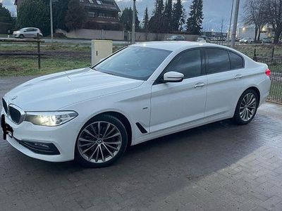 Gebraucht BMW 520 Sport Line 190 PS (139 kW) 2018 Weiß Limousine