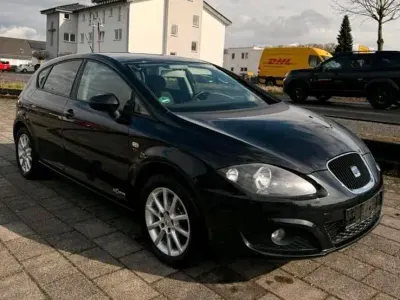 Usata Seat Leon 105 CV (77 kW) 2012 Nero Berlina