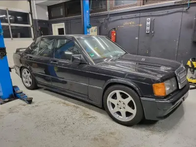 Gebraucht Mercedes 190 194 PS (142 kW) 1990 Schwarz Limousine