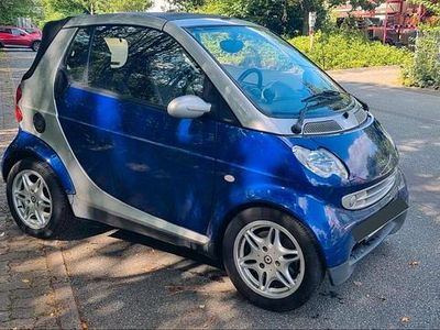 Blau Gebraucht 2002 Smart ForTwo Cabrio Cabrio | 2.200 € (Fairer Preis)