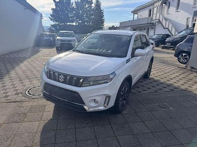 Gebraucht Suzuki Vitara Comfort+ 102 PS (75 kW) 2023 Weiß SUV