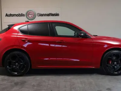 Gebraucht Alfa Romeo Stelvio 209 PS (153 kW) 2025 Rot SUV