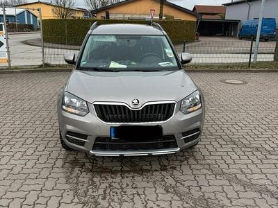 Gebraucht Skoda Yeti 105 PS (77 kW) 2015 Silber SUV