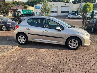 Gebraucht Peugeot 207 Filou 95 PS (69 kW) 2008 Silber Limousine