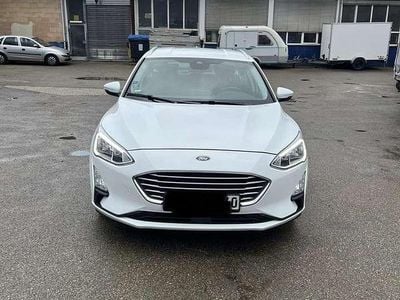 Gebraucht Ford Focus 125 PS (91 kW) 2018 Frostweiß Kombi