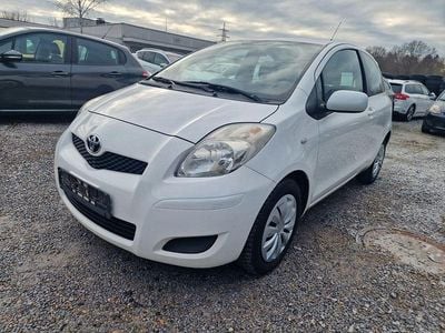 Weiß Gebraucht 2009 Toyota Yaris Sol Limousine | 3.790 € (Fairer Preis)