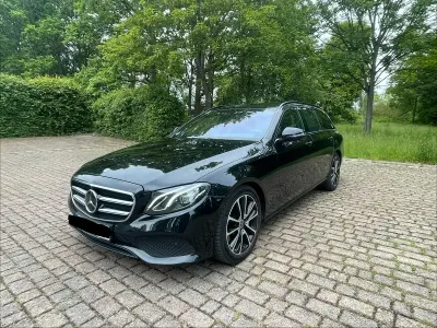 Gebraucht Mercedes E220 Night 194 PS (142 kW) 2019 Schwarz Kombi