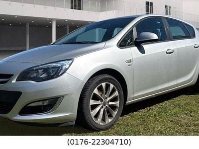 Usata Opel Astra Active 131 CV (96 kW) 2013 Argento Berlina