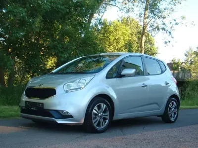 Gebraucht Kia Venga DREAM-TEAM Edition 90 PS (66 kW) 2017 Silber Kleinwagen