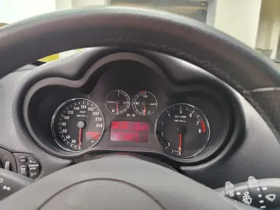 Gebraucht Alfa Romeo 147 105 PS (77 kW) 2010 Schwarz Kleinwagen