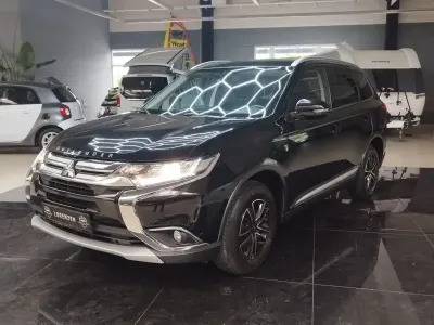 Gebraucht Mitsubishi Outlander Edition 150 PS (110 kW) 2018 Schwarz SUV