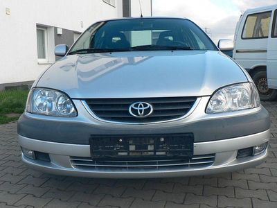 Gebraucht Toyota Avensis 129 PS (94 kW) 2001 Silber Limousine