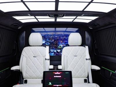 Gebraucht Mercedes V300 237 PS (174 kW) 2024 Schwarz Van / Kleinbus