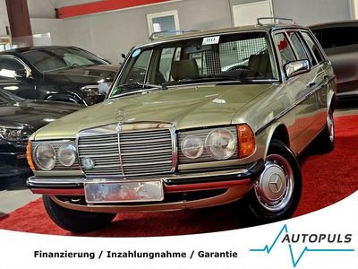 Gebraucht Mercedes 230 136 PS (100 kW) 1980 Grün Kombi