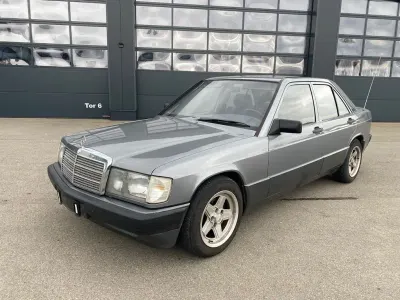 Brugt Mercedes 190 118 HK (86 kW) 1989 Grå Sedan