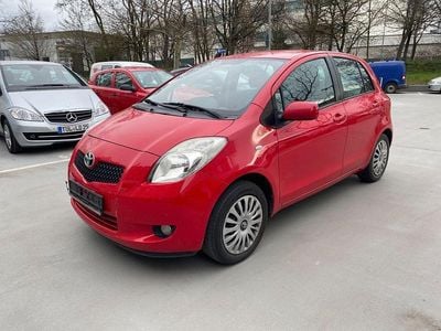 Usado Toyota Yaris 69 HP (50 kW) 2008 Vermelho Citadino