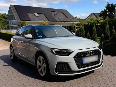 Gebraucht Audi A1 Sportback Ambiente 150 PS (110 kW) 2023 Grau Kleinwagen