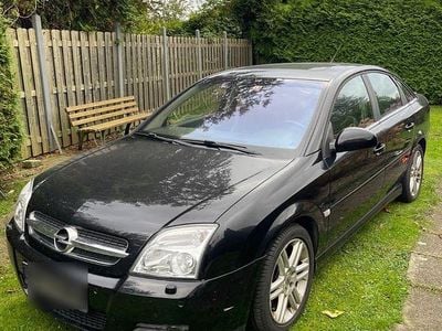 Schwarz Gebraucht 2003 Opel Vectra GTS Limousine | 1.800 € (Fairer Preis)