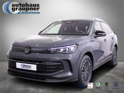 Grau / delfingrau Neu 2026 VW Tiguan SUV | 57.345 €