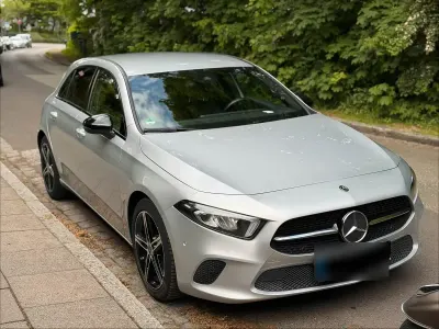 Gebraucht Mercedes A180 136 PS (100 kW) 2019 Grün Limousine