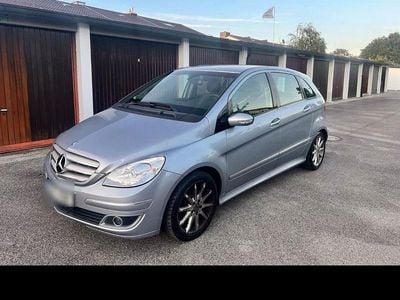 Używany Mercedes B200 193 KM (141 kW) 2007 Srebrny Minivan