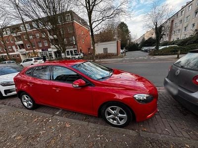 Second-hand Volvo V40 120 CP (88 kW) 2016 Roșu Berlinǎ