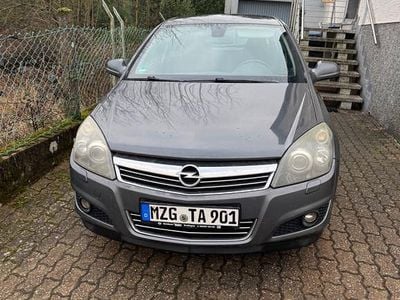 Gebraucht Opel Astra Edition 140 PS (102 kW) 2009 Grau Limousine