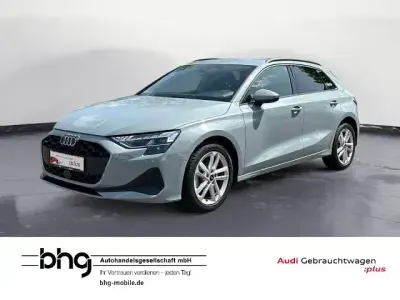 Używany Audi A3 Ambiente 116 KM (85 kW) 2025 Szary Sedan/Limuzyna