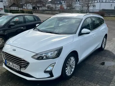 Gebraucht Ford Focus Titanium 120 PS (88 kW) 2020 Weiß Kombi