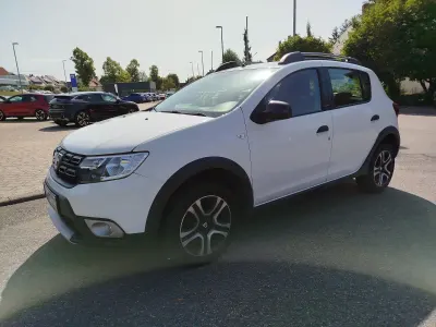 Gebraucht Dacia Sandero Celebration 90 PS (66 kW) 2018 Weiß Limousine