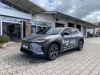 Gebraucht Toyota bZ4X 150 kW (204 PS) 2025 Palladiumsilber metallic SUV