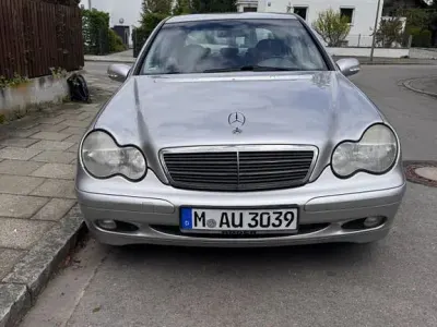 Second-hand Mercedes C200
