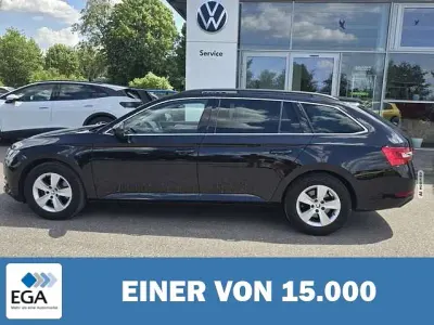 Gebraucht Skoda Superb 150 PS (110 kW) 2022 Schwarz metallic Kombi