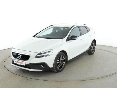 Gebraucht Volvo V40 CC Momentum 190 PS (139 kW) 2017 Weiß Kombi