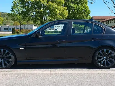 Brugt BMW 318 143 HK (105 kW) 2011 Sort Sedan