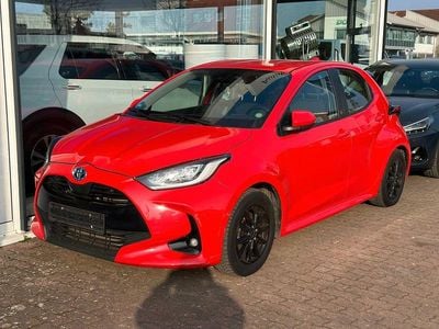 Gebraucht Toyota Yaris Hybrid Team 92 PS (67 kW) 2022 Rot Kleinwagen