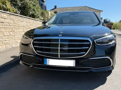 Gebraucht Mercedes S400 330 PS (242 kW) 2022 Schwarz/baltic black Limousine