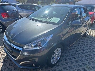 Gebraucht Peugeot 208 Active 82 PS (60 kW) 2017 Grau Kleinwagen
