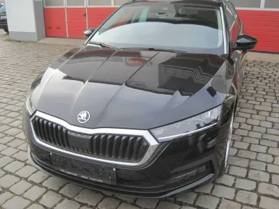 Gebraucht Skoda Octavia Tour 150 PS (110 kW) 2023 Black magic perl Kombi