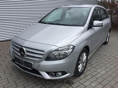 Gebraucht Mercedes B180 122 PS (89 kW) 2012 Silber Van / Kleinbus