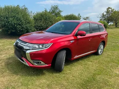 Gebraucht Mitsubishi Outlander P-HEV 136 PS (100 kW) 2019 Rot SUV